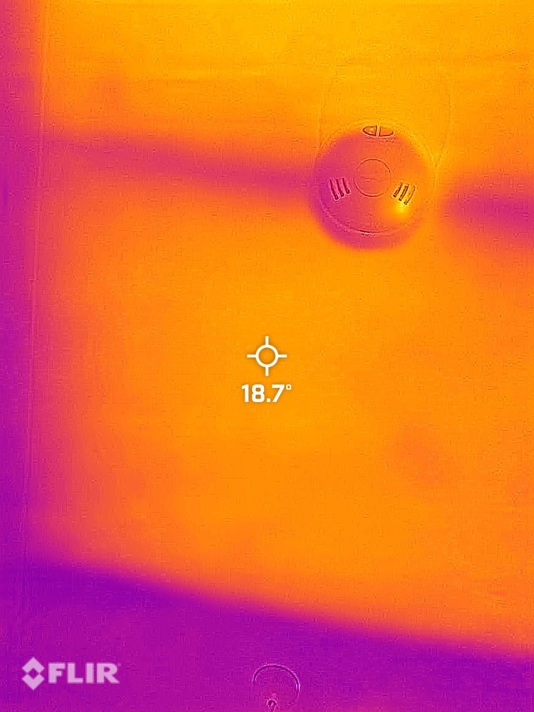 Thermal image of ceiling with missing insulation